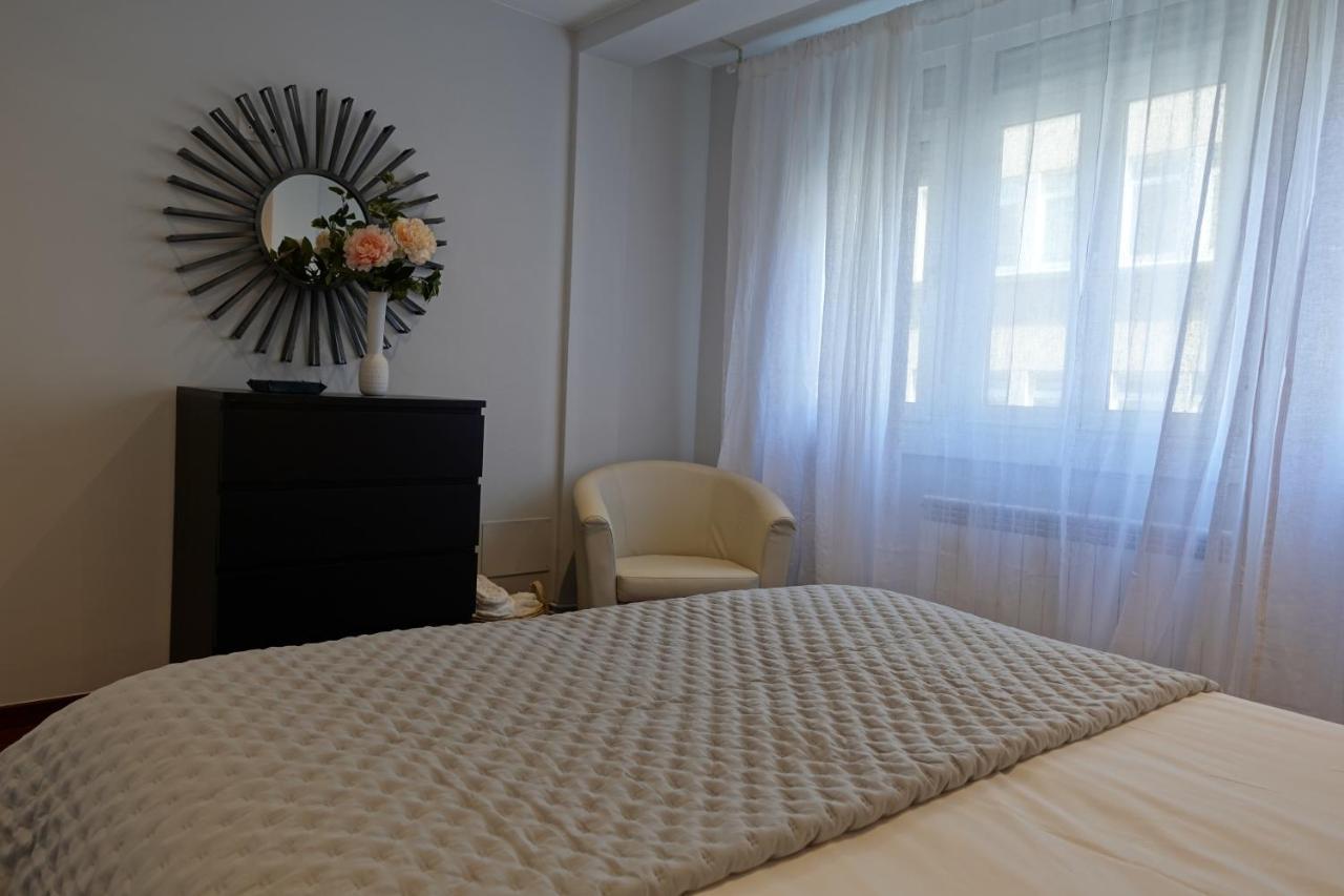 Centrico Y Acogedor Piso Con Garaje Apartment A Coruna Bagian luar foto